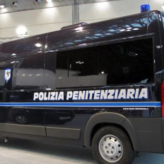Dal carcere di Vercelli a Ferrara, detenuto dà in escandescenza