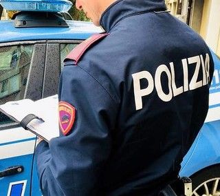 Confermato l'arresto del 42enne che ha devastato il pronto soccorso del Civile. Sabato sera aveva danneggiato l'abitazione di una vicina di casa a Mortara