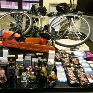 Droga e profumi per 600mila euro: indagato 52enne a Milano
