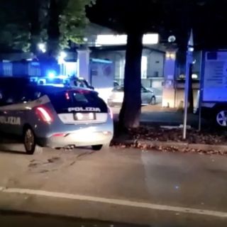 Vercelli: arrestati tre passeur pakistani: in un furgoncino avevano stipato 5 migranti - VIDEO