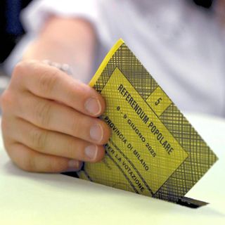 Referendum, oggi e domani si vota: domenica urne aperte fino alle 23: quesiti, orari e quorum