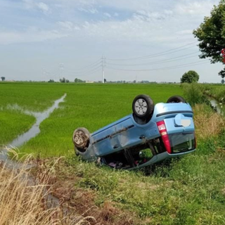 Vercellese: si capotta in risaia: ragazza trasportata in ospedale con l'elisoccorso