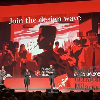 La presentazione del Salone nel rinato Teatro Lirico, intitolato a Gaber