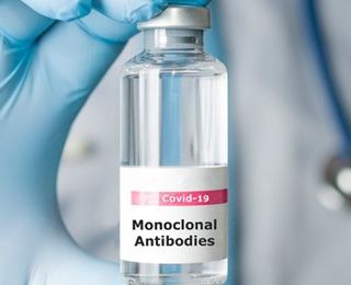 Covid-19, la Roche conferma: il cocktail di monoclonali riduce del 70% ricoveri e morti