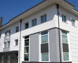Abbiategrasso/ RSA, un anno fa iniziava il dramma. Oggi il Golgi – Redaelli inaugura due “Stanze degli Abbracci” una anche a Milano
