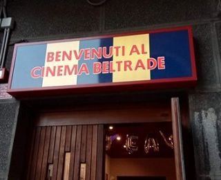 ‘Ero stanco di vedere film su Netflix’. Da Magenta a Milano per la proiezione delle 6: storia di Andrea
