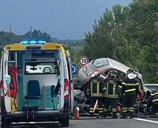 Magenta: gravissimo incidente sulla Boffalora Malpensa, auto finisce sopra un’altra
