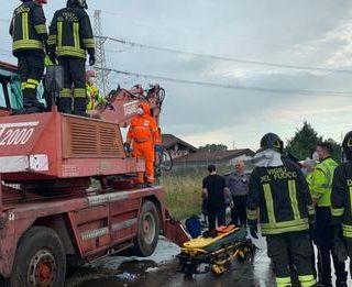 Magenta: incastrato a testa in giù mentre cambia un tubo, allarme in corso Europa