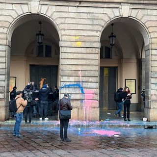 Denunciati dalla Polizia i cinque imbrattatori della Scala
