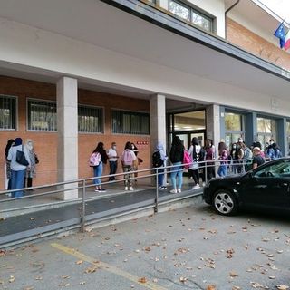 Un piano per tenere aperte le scuole d'estate con laboratori, attività formative, sportive e artistiche