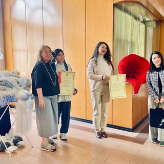 Vigevano, esposte a palazzo comunale le opere donate alla città da due giovani artiste cinesi