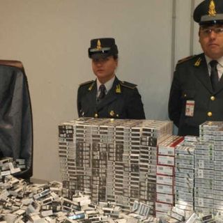 132 chili di &quot;bionde&quot; contraffatte: scattano le manette per cinque