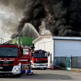 Incendio Novara, ARPA non evidenzia (per ora) situazioni di pericolo o inquinamento