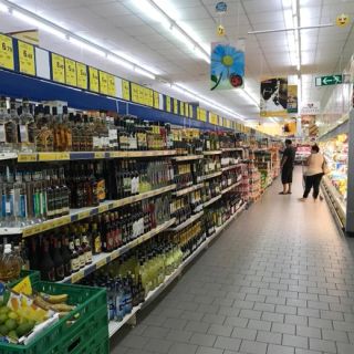 Seregno: entra al super, calza delle scarpe ed esce. 43enne denunciato