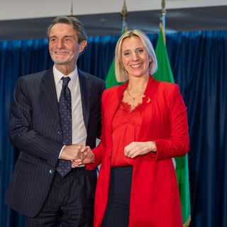 L'assessore Terzi col governatore Fontana