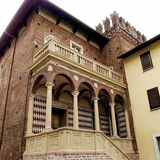 Mede da giovedì passa da zona rossa ad arancione rafforzata: scuole chiuse ma asili nido aperti