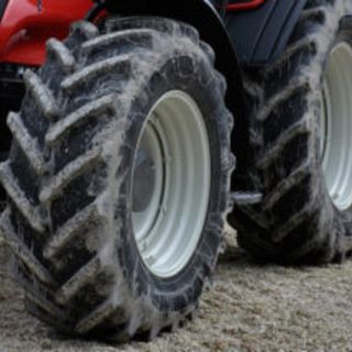 Confienza: spaccata in un'azienda agricola, ladri rubano sistema di guida automatica del trattore