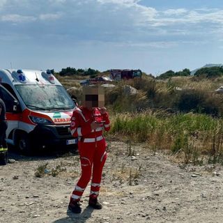 Tragedia sulla riviera ligure, surfista lombardo muore scaraventato sugli scogli dal vento