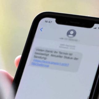«Ciao mamma, ho rotto il telefono. Salva questo nuovo numero e chiama subito...». Come difendersi dal phishing