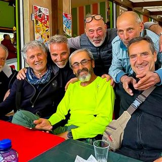 Turi al centro (con maglia gialla)