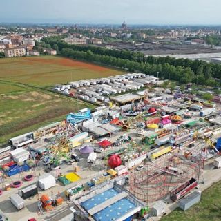 Rissa al nuovo Luna Park di Pavia, 30 persone coinvolte