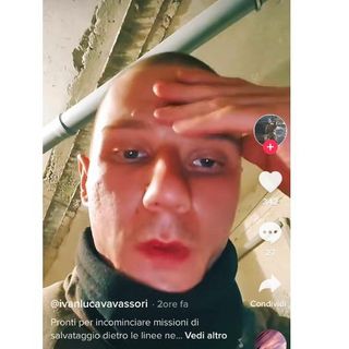 Ore d'ansia per Ivan Vavassori, il calciatore combattente sparito in Ucraina: «Stiamo provando a capire se è sopravvissuto»
