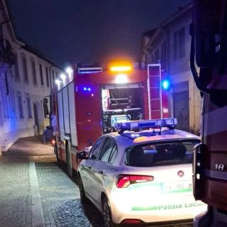 Magenta: crolla il tetto in via Garibaldi, Vigili del Fuoco sul posto per la messa in sicurezza