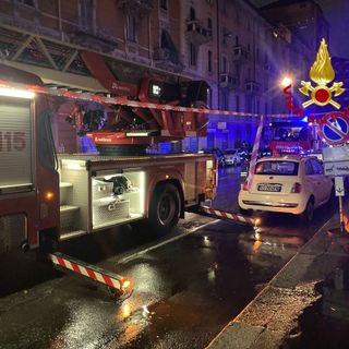 Milano: appartamento in fiamme in via Padova, tre intossicati