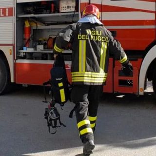 Cadavere carbonizzato nel Pavese, si indaga per omicidio