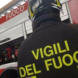 Boffalora, incendio in casa: pompieri salvano donna e il suo cane