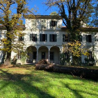 Boffalora: villa Giulini cambia proprietà, ora è di un imprenditore locale