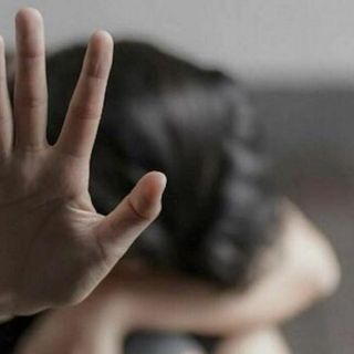 Legnano, finge di accompagnarla in stazione e la violenta dietro la siepe: arrestato 32enne dalla Polizia di Stato
