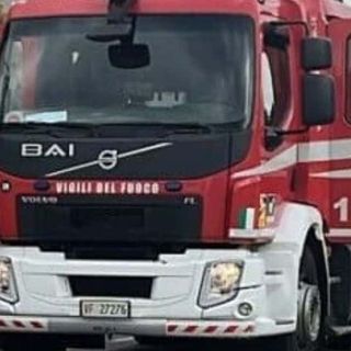 Bareggio: cavallo caduto e bloccato nella stalla liberato dai Vigili del Fuoco