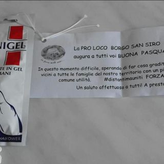 Borgo San Siro, la Pro loco augura buona Pasqua distribuendo un gel disinfettante alla popolazione
