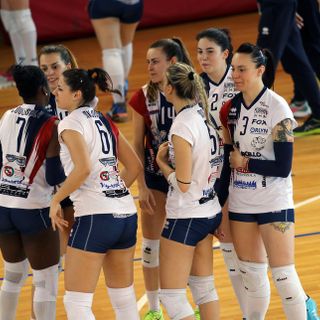 Volley B femminile: Re Marcello Florens Volley Vigevano vince al tie-break ad Ostiano: per i play-off decisivo l’ultimo turno