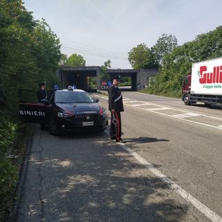 Oltrepò: botte alla fidanzata, scappa in auto e si schianta. Grave quarantenne vogherese