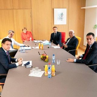 Intesa raggiunta nella notte sul Recovery Fund. Conte: «Un accordo storico»