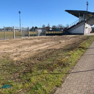 Gambolò, completato l’intervento al campo sportivo. Ricavati nuovi spazi esterni al rettangolo di gioco