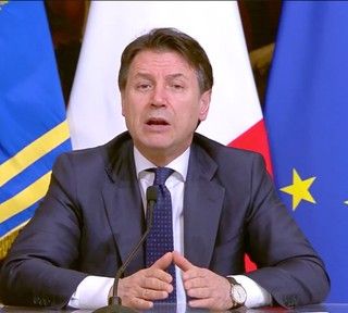 Coronavirus, l'annuncio di Conte: «Aprire oggi? Sarebbe irresponsabile. Entro la settimana un programma articolato per ripartire il 4 maggio»