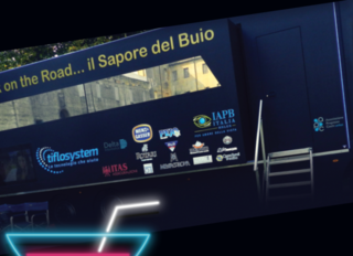 &quot;Dark on the Road&quot;: esperienza al buio su un bus speciale