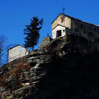 Valli di Lanzo: a Cantoira un’aiuola votiva a Maria Ausiliatrice e Santa Cristina