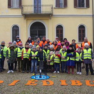 Gropello Cairoli: festeggiata l'iniziativa&quot;Piedibus&quot; nel parco di Villa Cairoli