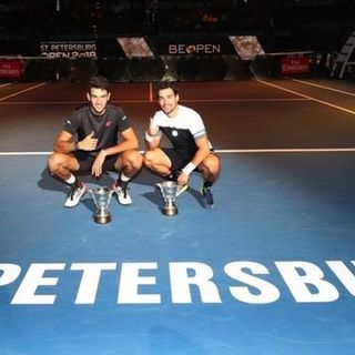 Berrettini e Fognini in trionfo a San Pietroburgo (foto tratta dal profilo Facebook Ufficiale di Fabio Fognini)