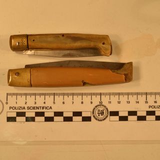 Pavia: minaccia i passanti con due coltelli a serramanico, in manette un 39enne