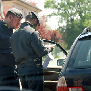 Targhe estere sul territorio pavese, la guardia di finanza intensifica i controlli