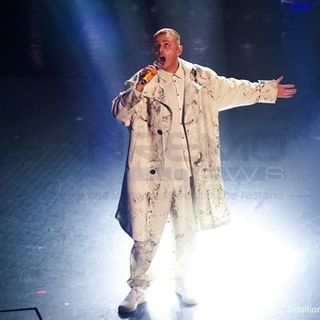 Ghemon sul palco dell'Ariston - foto Duilio Rizzo