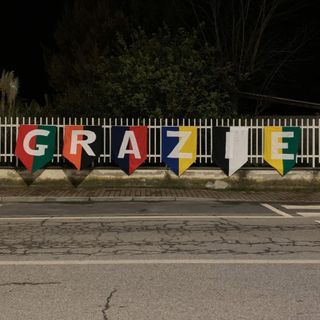 Robbio, la cittadinanza ringrazia la Croce Azzurra Robbiese con uno striscione
