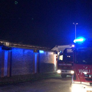 - (FOTOGALLERY) - Cilavegna: fiamme nello stabilimento della ex maglieria Cagi