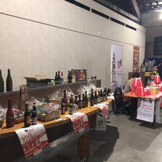 Vigevano, buona affluenza alla Christmas edition di “Birre vive sotto la torre”