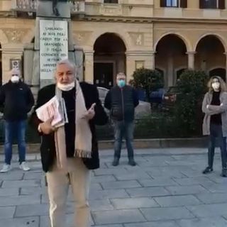 Garlasco, mascherine in edicola. Nel fine settimana ne arriveranno altre 10 mila (distribuite porta a porta)